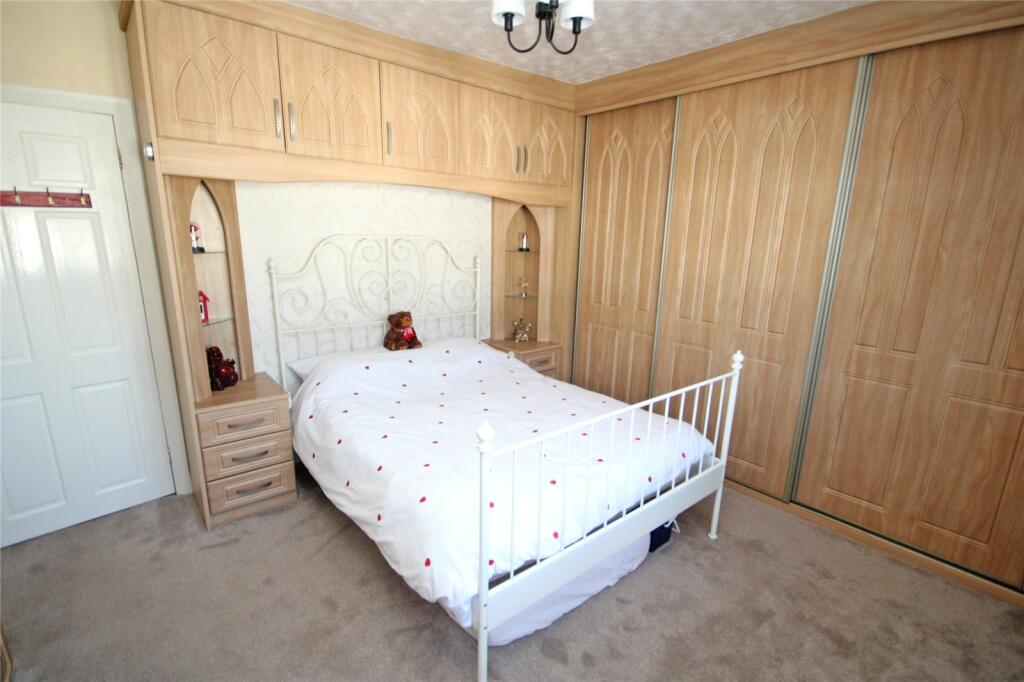 Lymington Road, Highcliffe, Christchurch, Dorset, BH23 photo 4