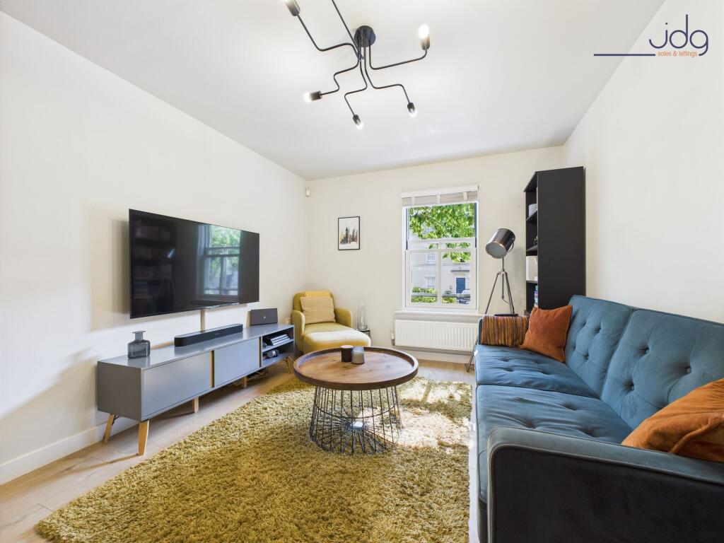Henry Street | A practical layout with tasteful updates! photo 2