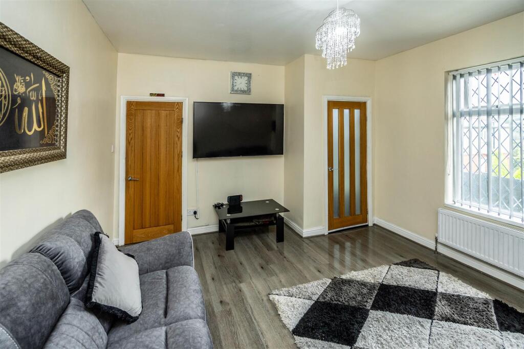 House in Kirklees, West Yorkshire - More