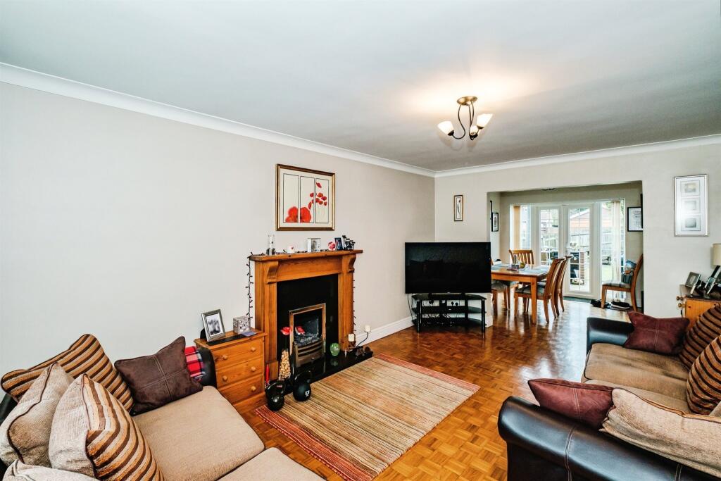 Hurston Close, Worthing photo 3