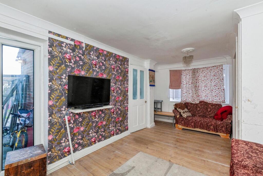 House in Slough, Windsor and Maidenhead - View 5