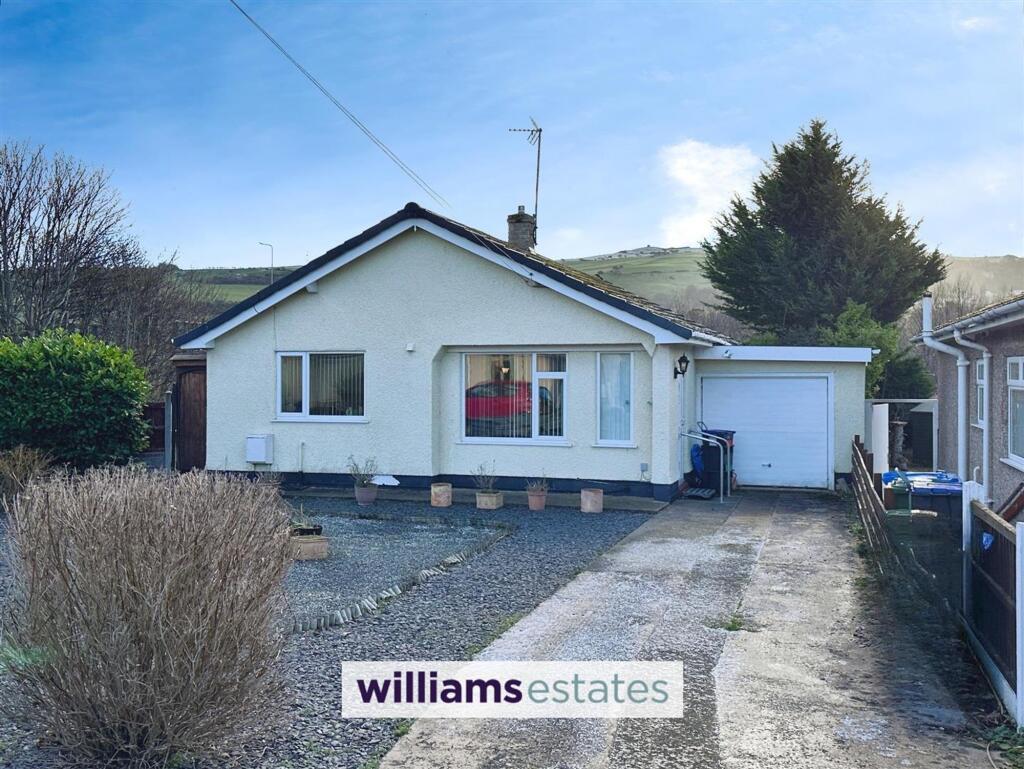 3-bed bungalow on Warren Road, Prestatyn, LL19, £290,000