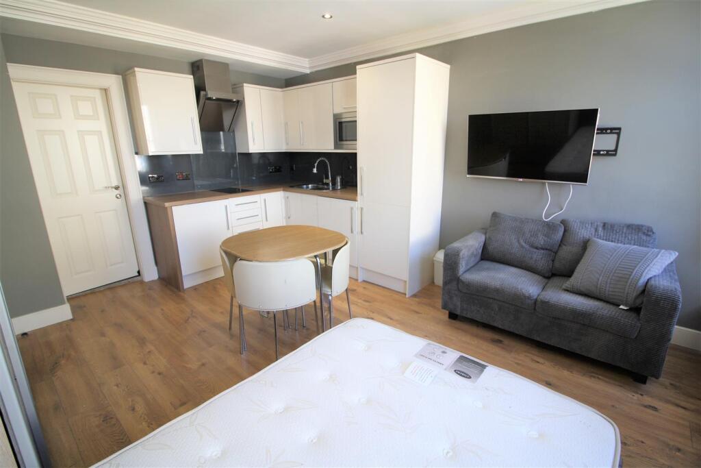 Main image of property: St. Leonards Gate, Lancaster