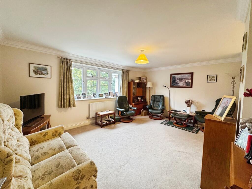 Apartment in Guildford - View 5