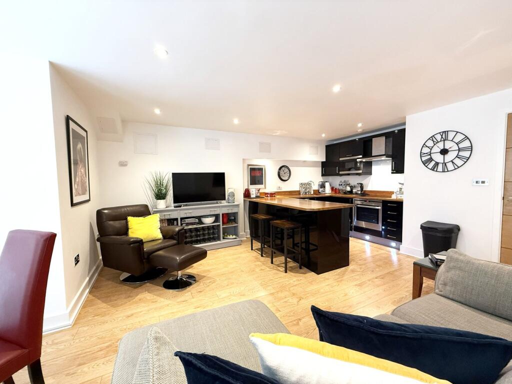Apartment in Eastbourne, East Sussex - More