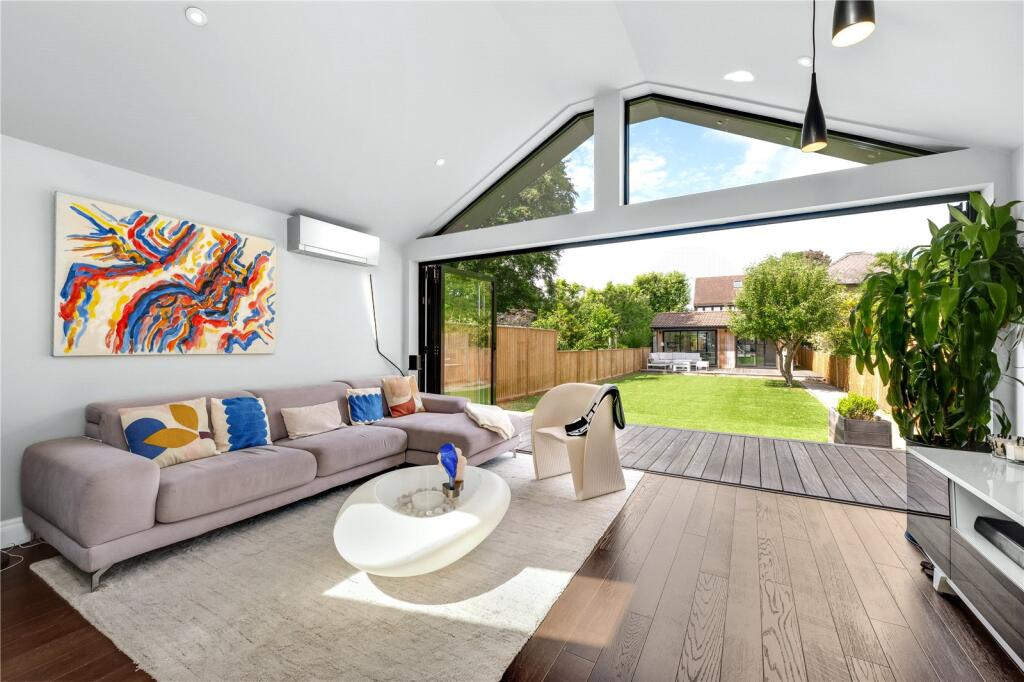 House in Elmbridge, Surrey - View 2