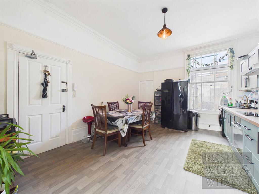 Apartment in Tonbridge - More