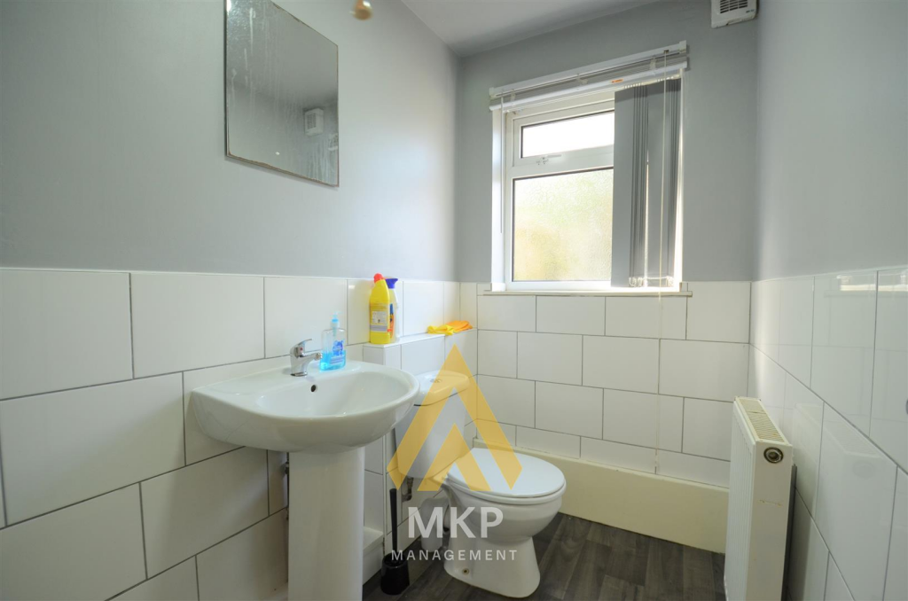 5 bedroom terraced house for rent