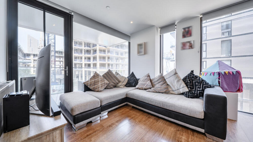 Main image of property: Barge Walk, SE10 0UG, London, SE10 0UG