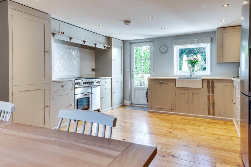 House in Waltham St Lawrence, Shurlock Row - View 3