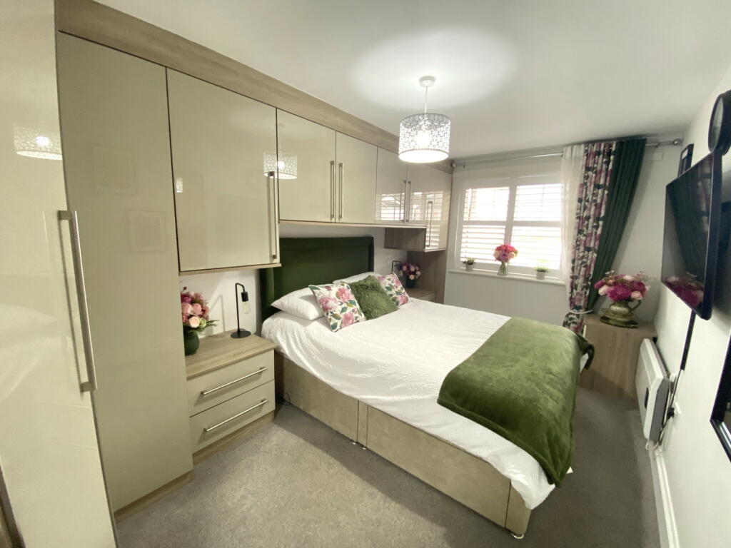 Apartment in Rochdale, Balderstone - View 2