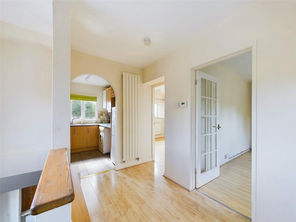 Apartment in Worcester, Lyppard Grange, The Ronkswood - View 5