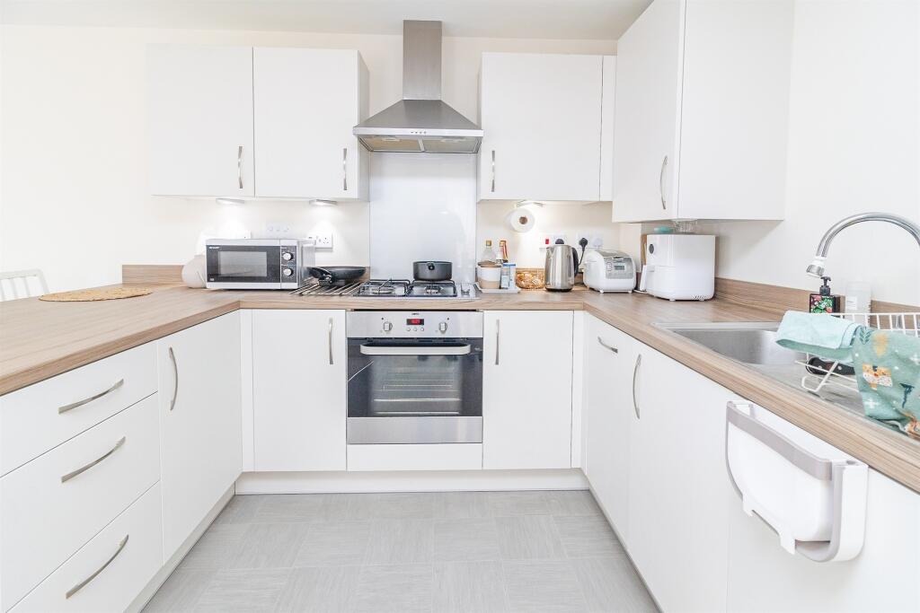 House in Milton Keynes, Broughton and Milton Keynes - View 2