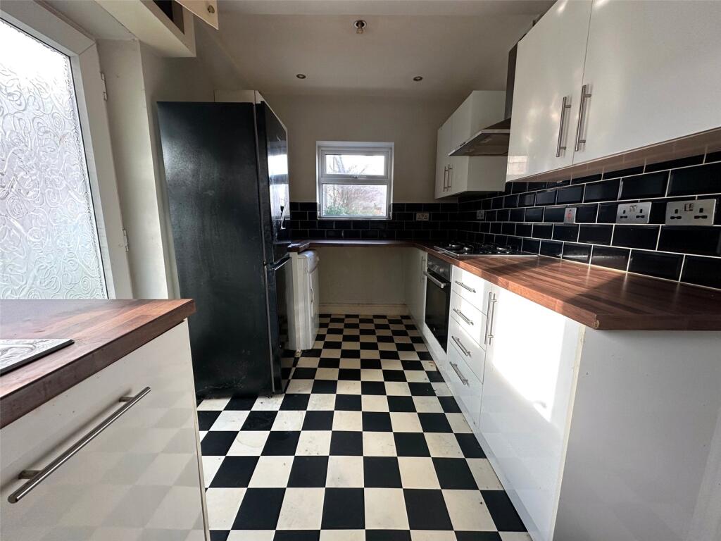 Sixth Avenue, Clipstone Village, Mansfield, Nottinghamshire, NG21 photo 2