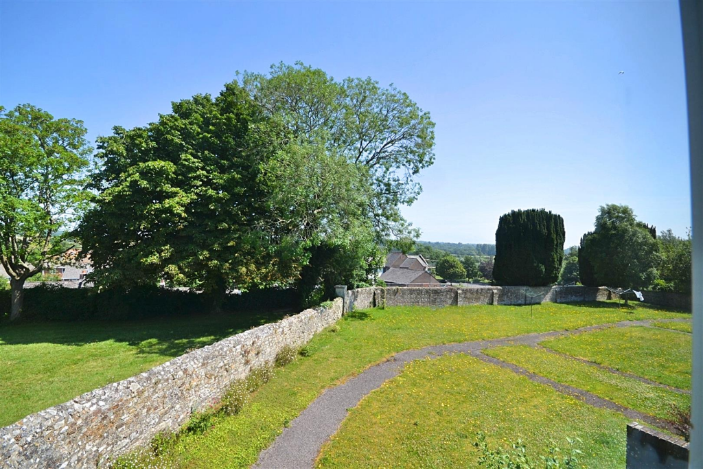 Apartment in Dorchester, Fordington, Dorset - View 2