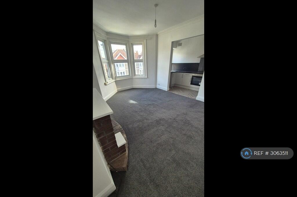 Apartment in Bristol - View 5