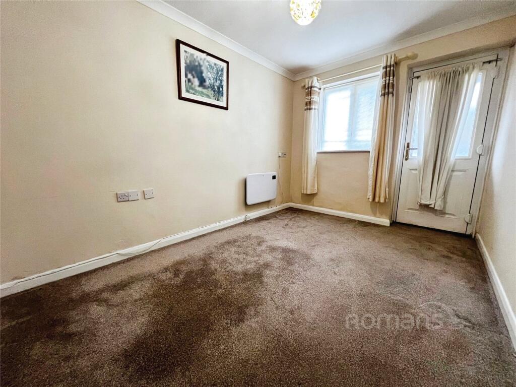 Apartment in Aldershot, Cargate, North Town - More