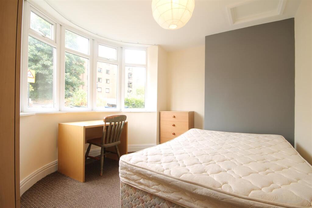 3 bedroom semi-detached house for rent