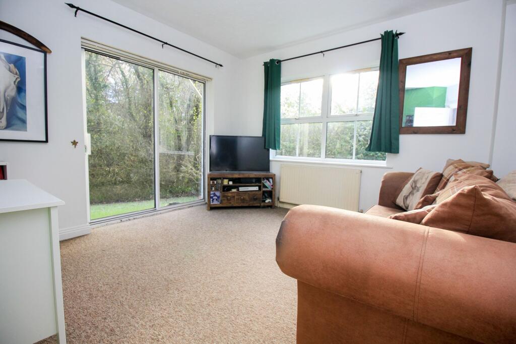 Apartment in Southampton - View 5