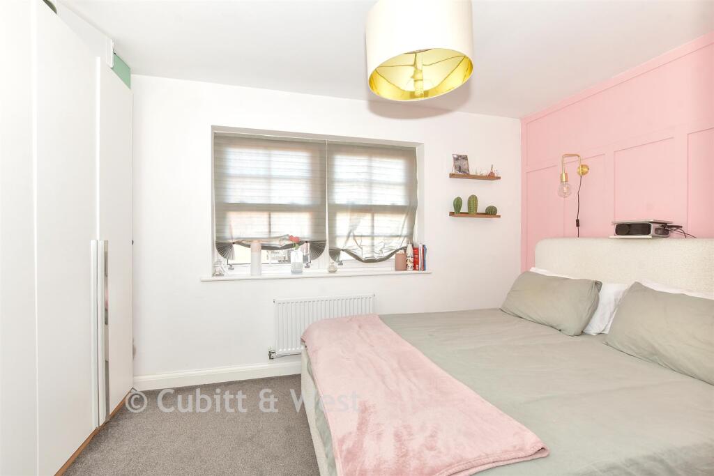 2-bed semi-detached on Pakenham Road, Waterlooville, Hampshire, £300,000