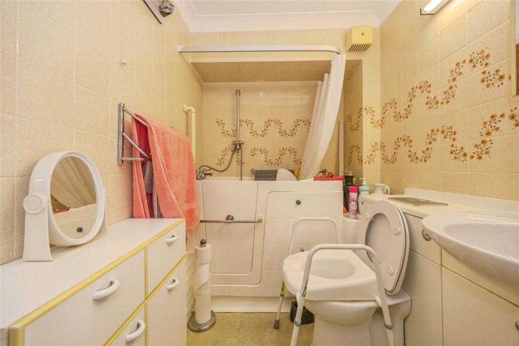 Apartment in Portsmouth - More