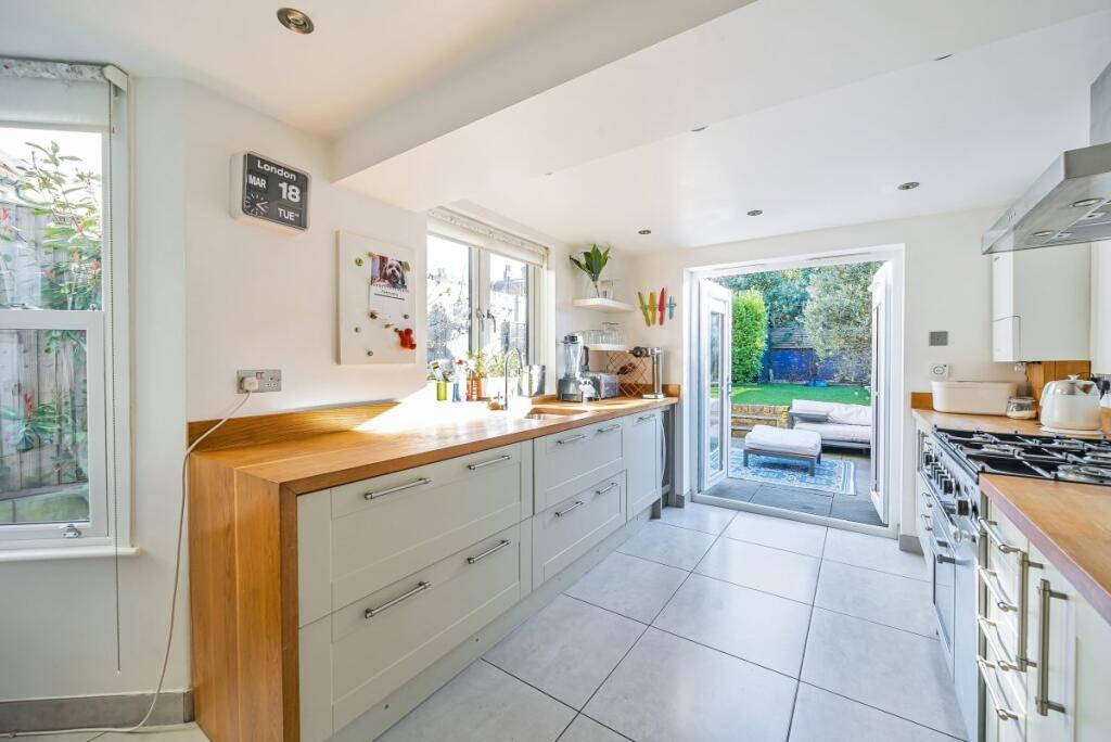 House in London - View 4