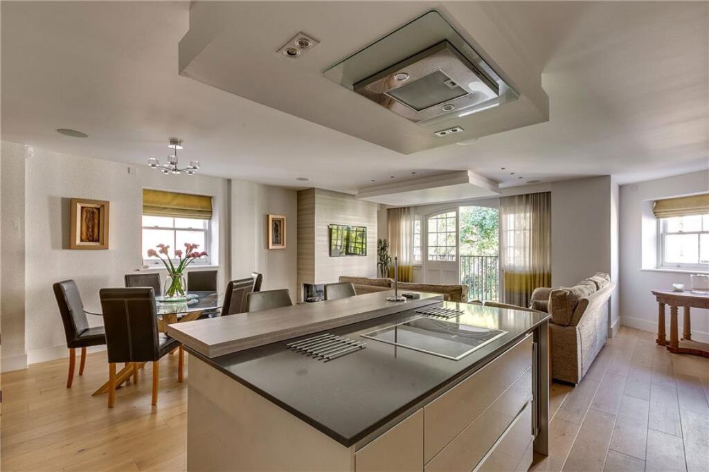 Main image of property: Lords Court, London