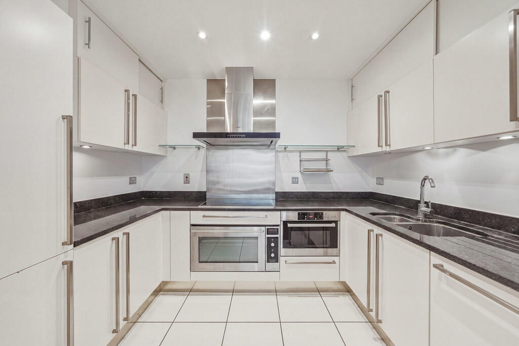 Apartment in London - View 3
