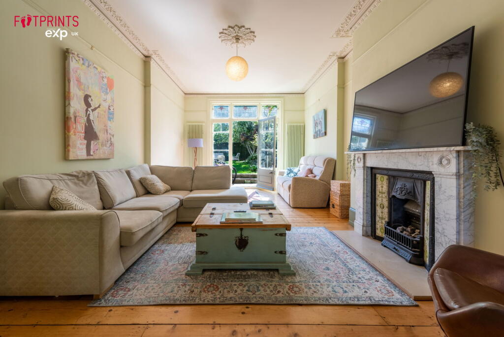 House in Canterbury - More