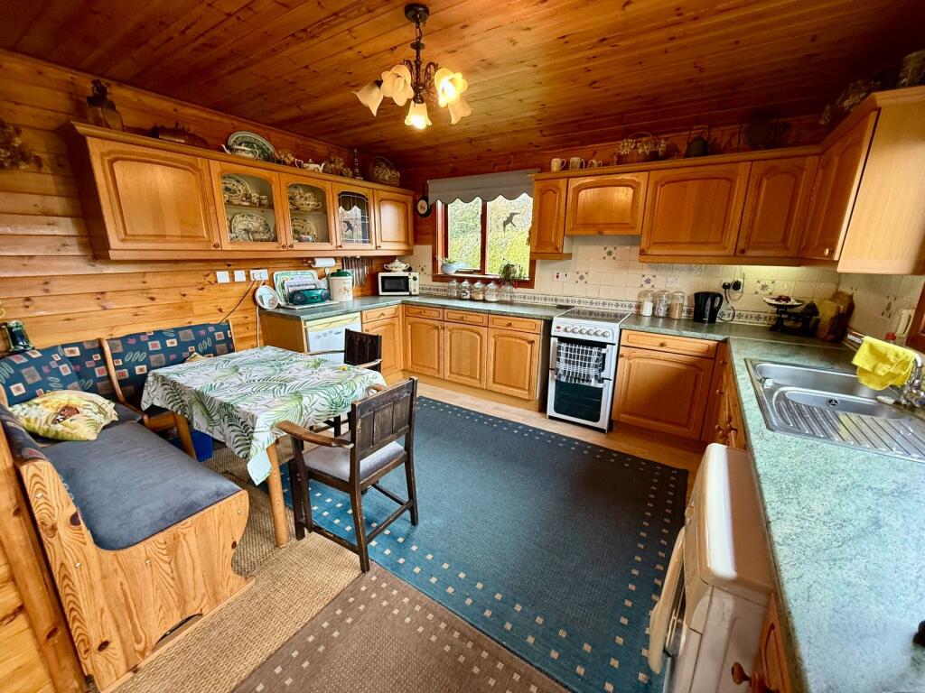 38 Bryniau, Brithdir, Dolgellau, LL40 2TY photo 3