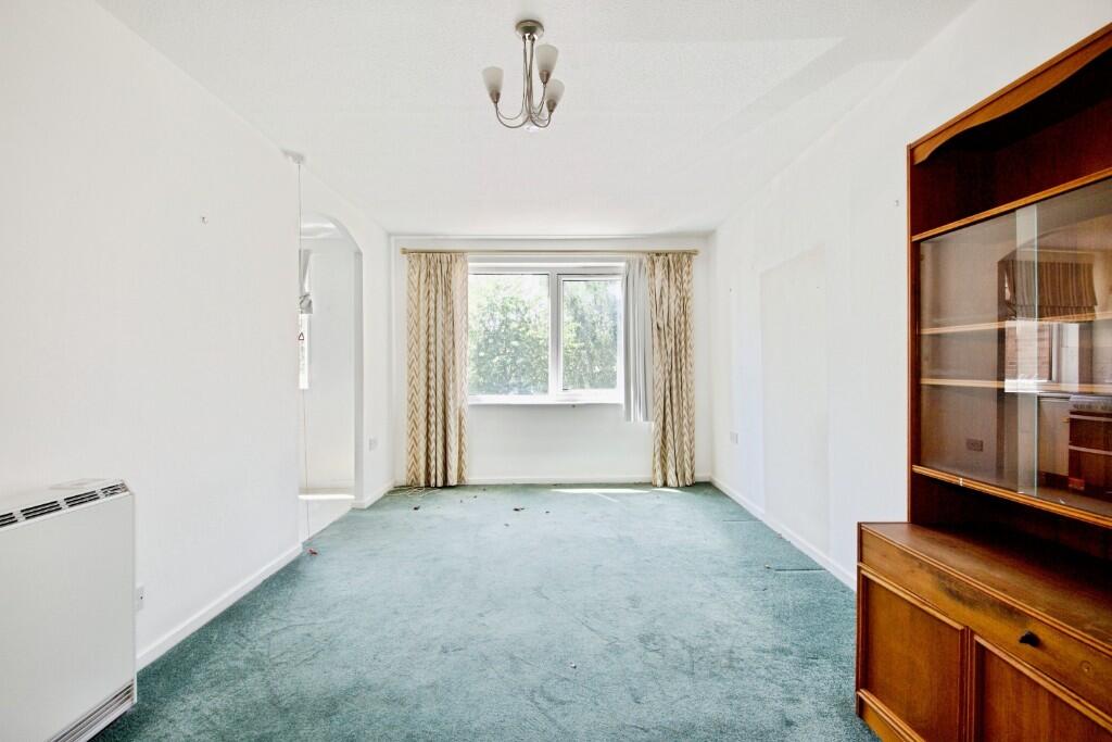 Diploma Avenue, London, N2 - View 3