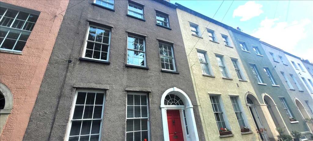Main image of property: Hall Floor Flat, Queens Parade