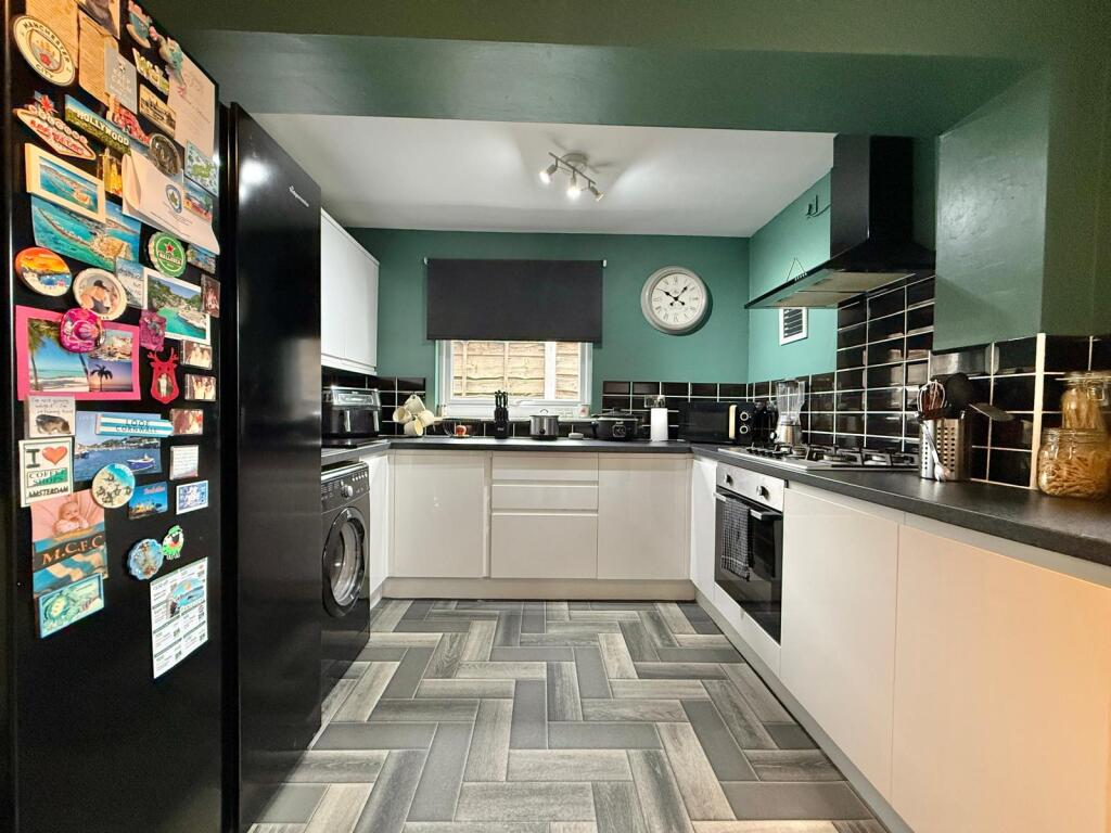 House in Tameside, Crown Point, Kingston - View 4