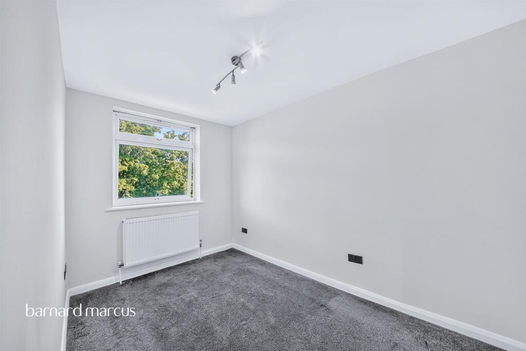House in London - View 5