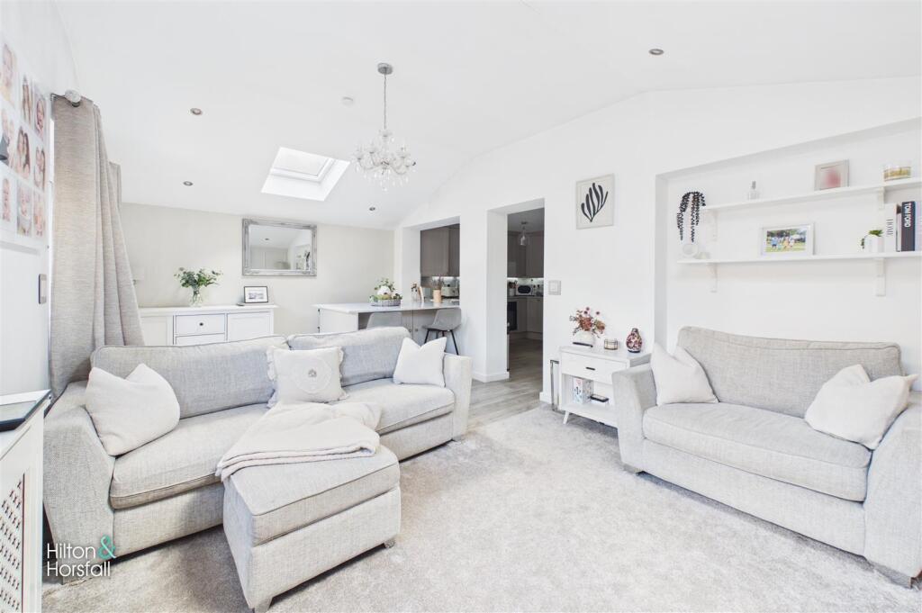 House in Burnley, Rose Grove - View 4