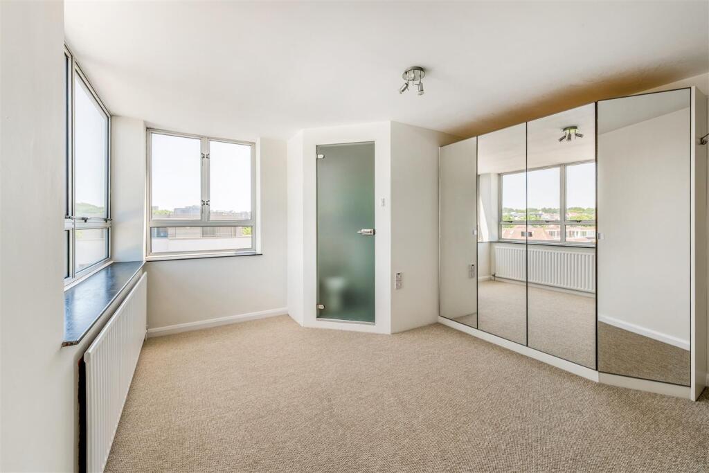 Apartment in Hove, Brighton and Hove - View 6