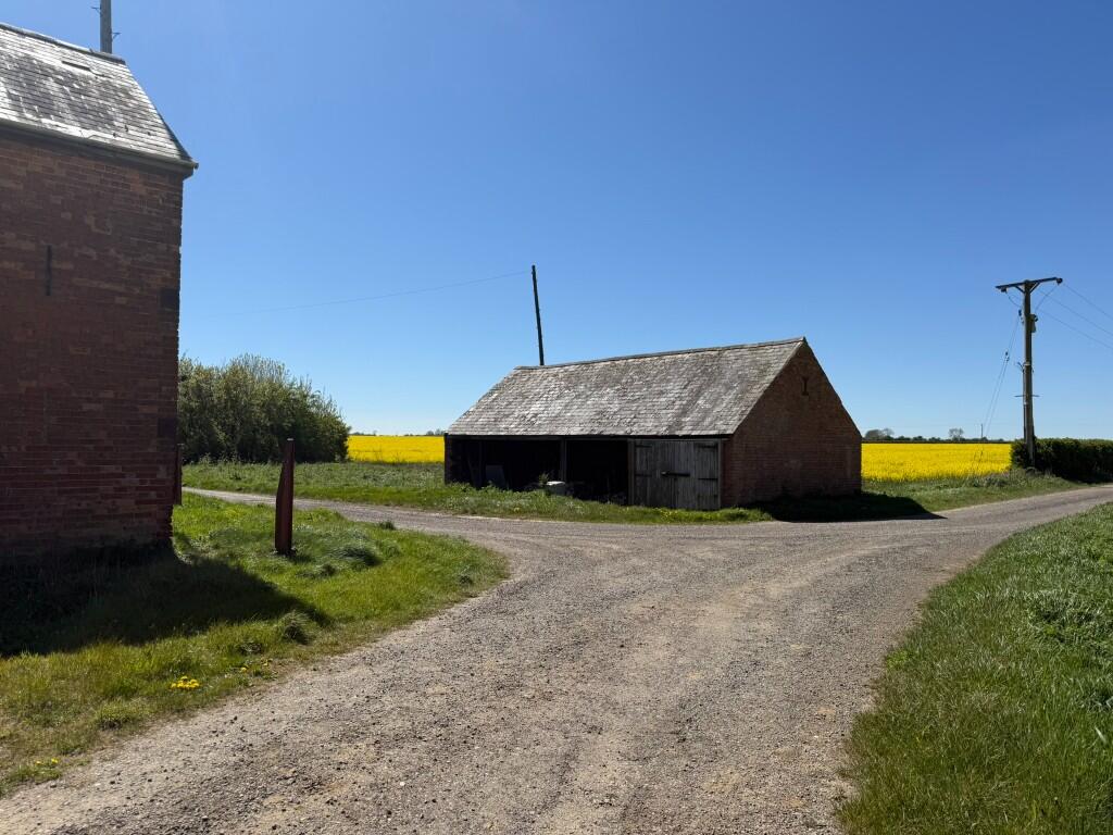 Barns at Warren Farm, Cottesmore, LE15 – pohled 2