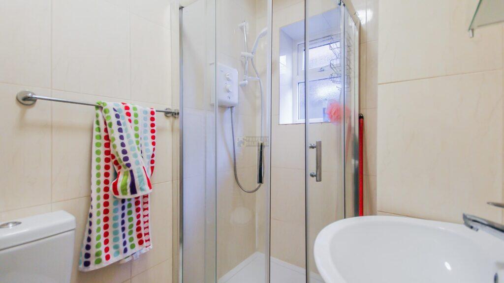 6 bedroom terraced house for rent