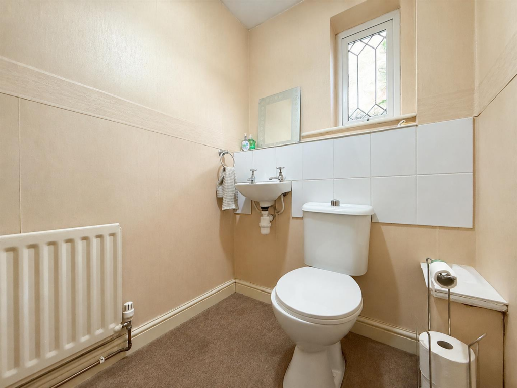 House in Oadby and Wigston, Little Hill, Kilby Bridge - More