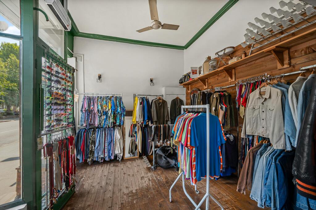shop1.jpg