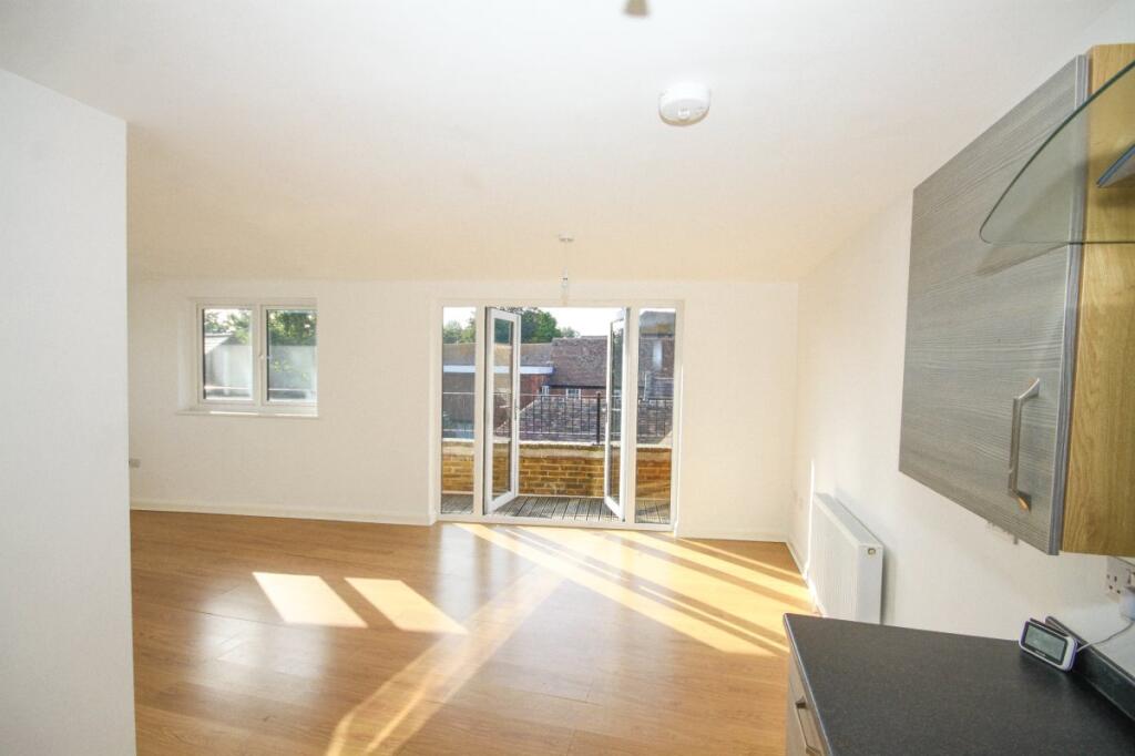 Apartment in Swale, Grove Park, Regent Quay - View 5