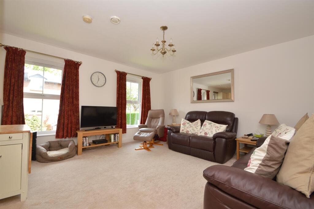 Apartment in Ryde, Isle of Wight - View 2