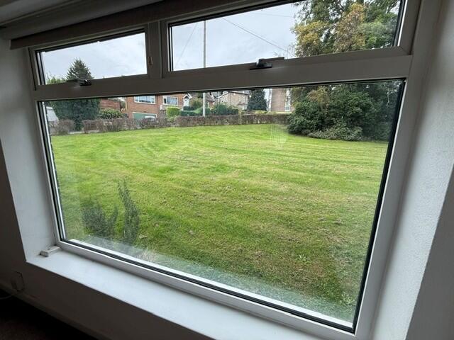 Apartment in Harrogate, Coppice Valley - View 3