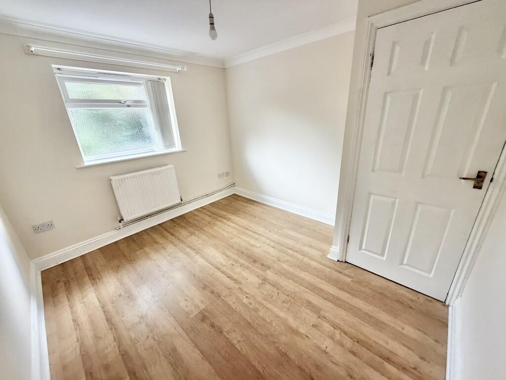 House in Surrey Heath, Surrey - View 5