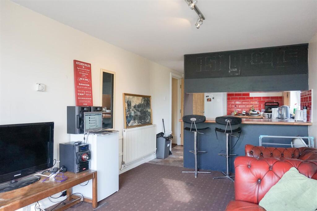 Apartment in Leeds - View 5