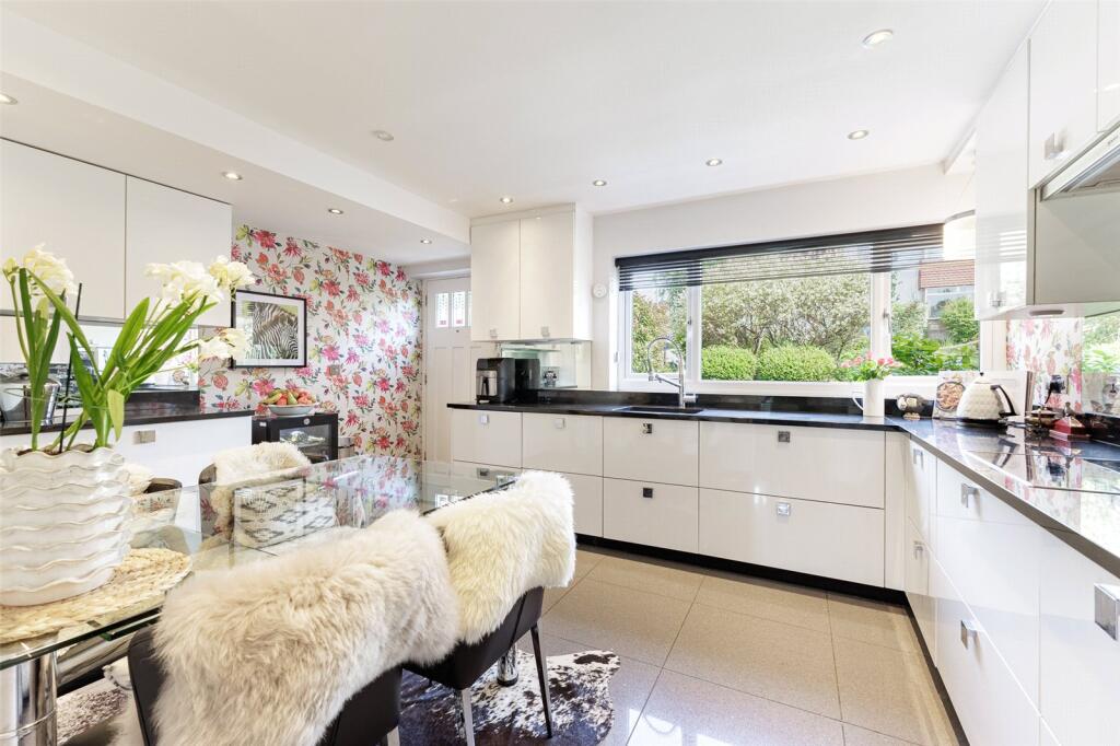 House in Cardiff, Lakeside, Cyncoed - View 3