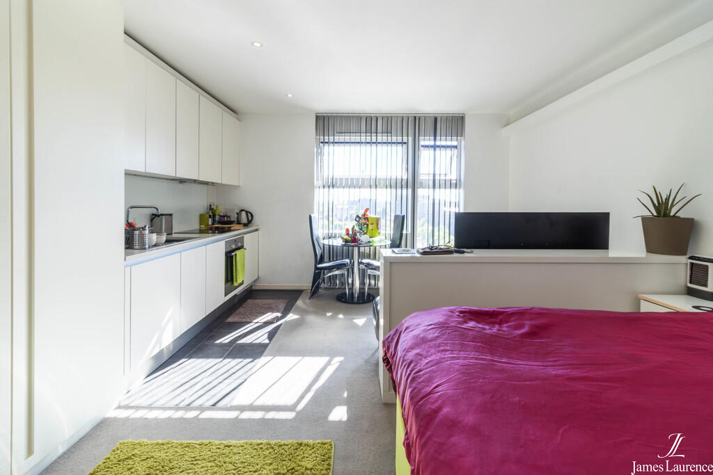 Studio flat for rent