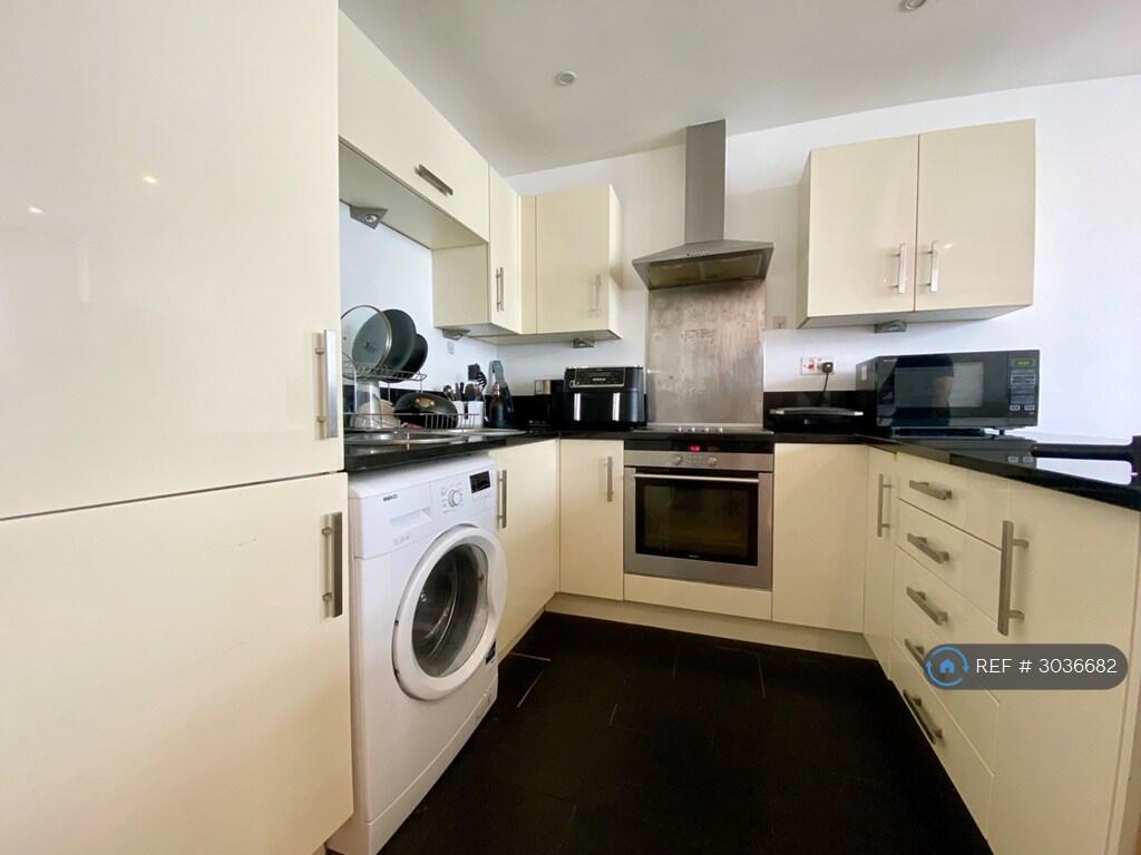Apartment in London - View 5