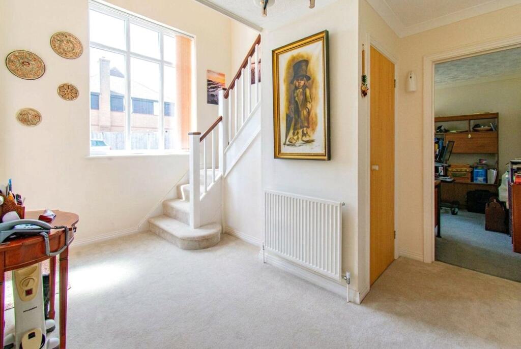 Harvest Green, Newbury, Berkshire, RG14 - View 6