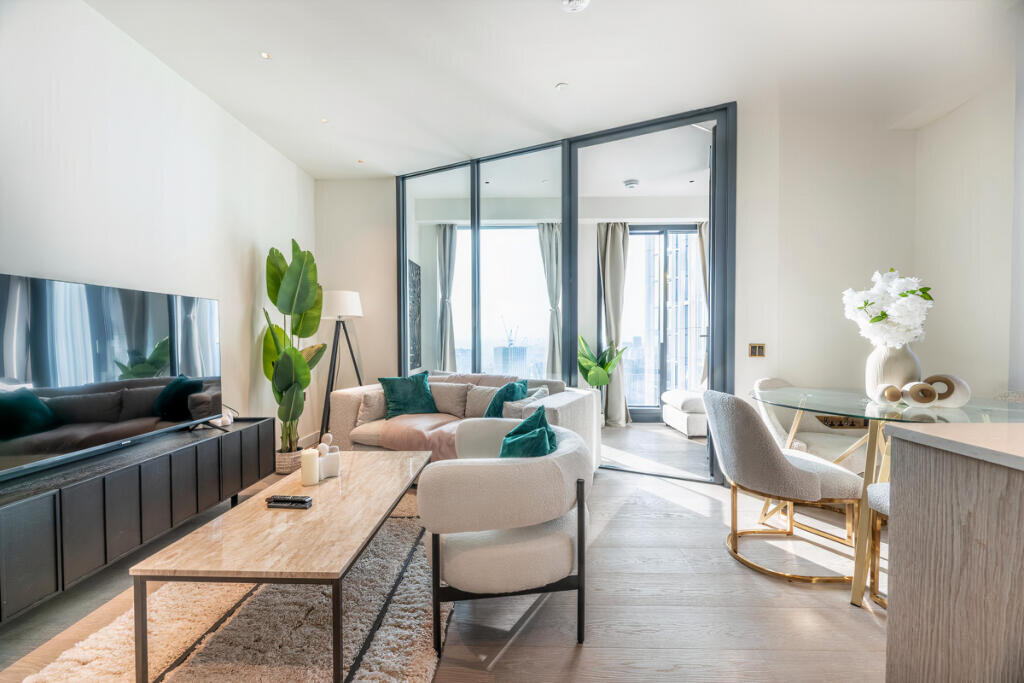 2-bed flat on 1 Nine Elms Lane, London, SW8, £1,538,000
